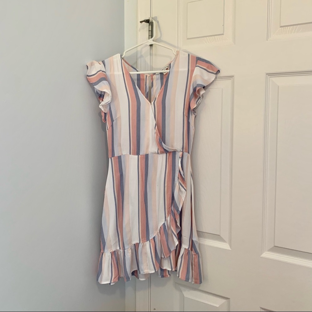 American Eagle ruffled pastel colored dress